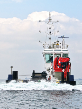 „NavTug® FlatTop“ auf den Namen „TORSTEN“ getauft