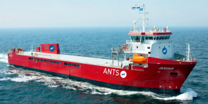 Das durch ANTS Offshore gecharterte DP II Schiff JAGUAR für Cargo Runs zu den Offshore Windclustern in der Nordsee